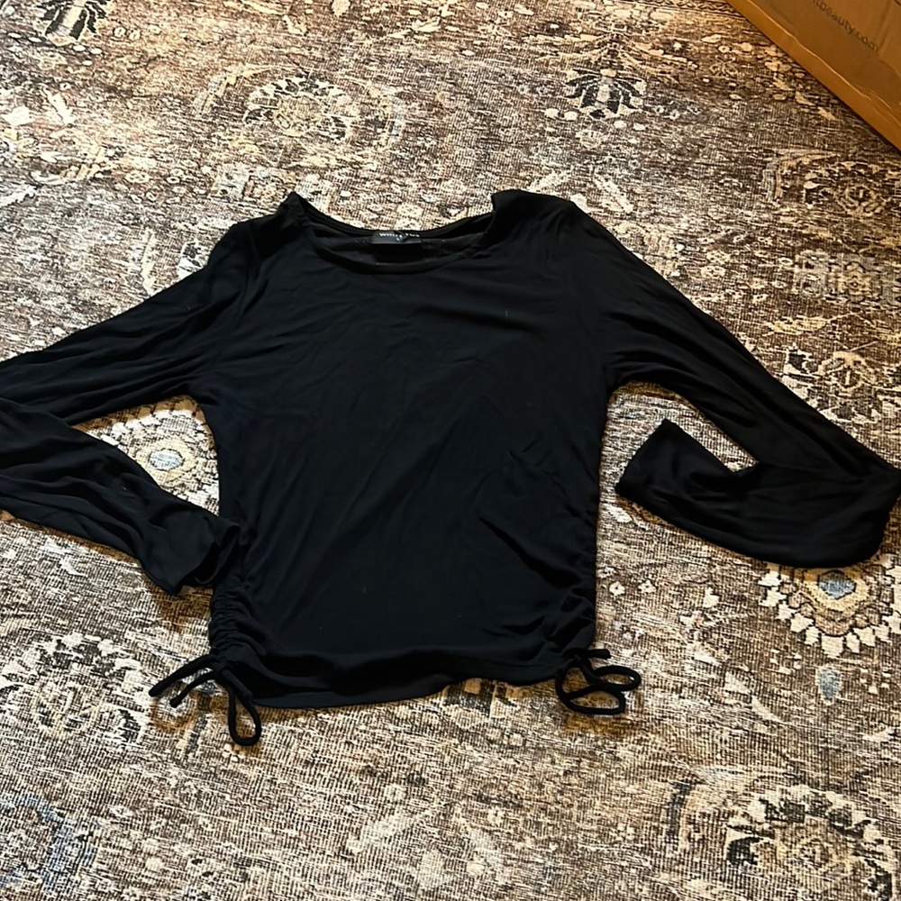 White fox long sleeve scrunched shirt
